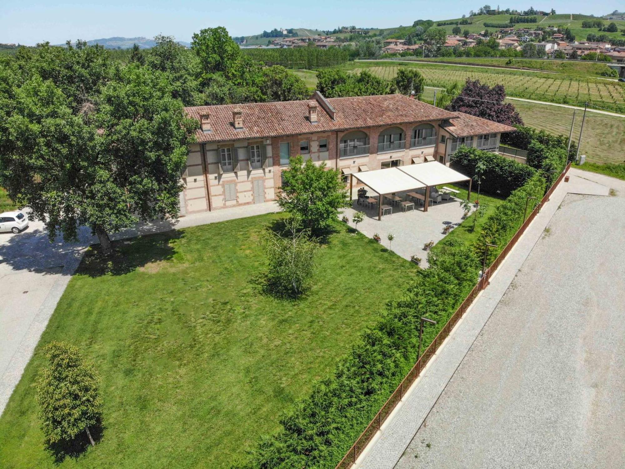 La Cascina Di Carlotta 1846 Agriturismo Альба Экстерьер фото