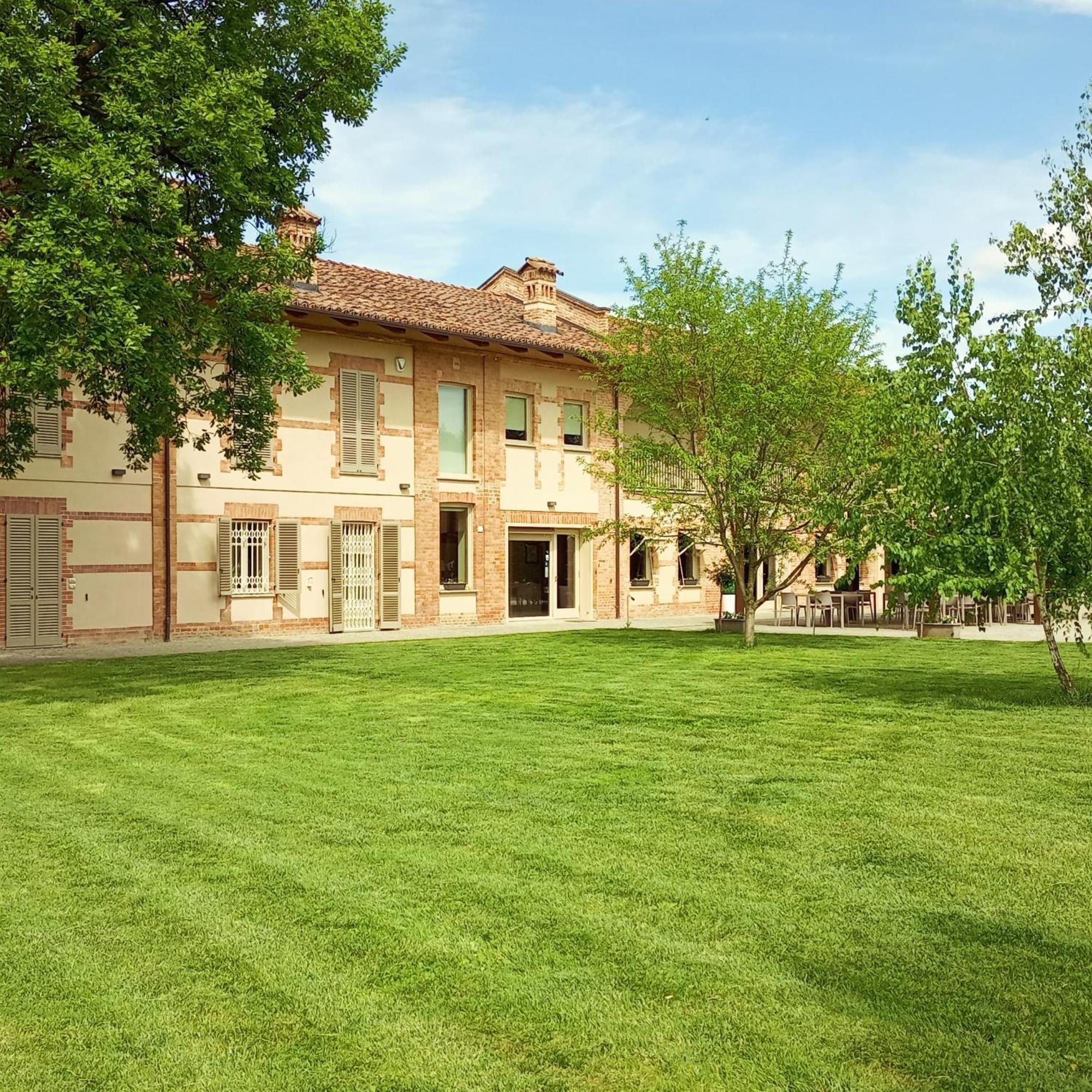 La Cascina Di Carlotta 1846 Agriturismo Альба Экстерьер фото